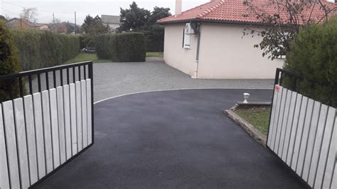 Création Allée de garage en enrobé à chaud et Gravistar à VERNOSC LES