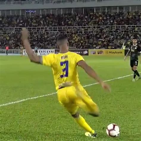 El Gol De Tiro Libre Desde Atrás De Mitad De Cancha Que Definió La Semifinal De Una Copa En