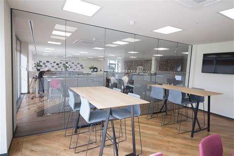 Frameless Glazing | Lusso Systems Ltd | NBS BIM Library