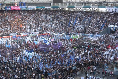 “cristina Presidenta” Con Un Estadio Rebalsado De Expectativa Cómo Se