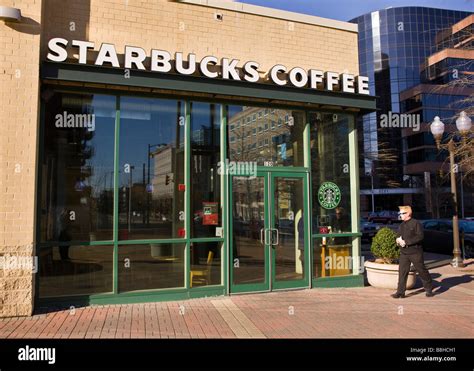 Starbucks Storefront Hi Res Stock Photography And Images Alamy