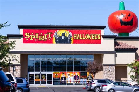 Spirit Halloween Just Confirmed 1 400 Stores Will Open This Fall And I