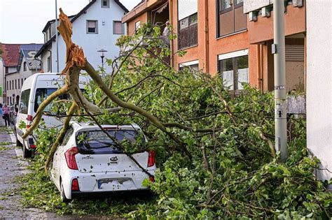 Unwetter Sorgt F R Berflutete Stra En Und Unruhige Nacht Panorama