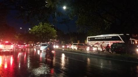 Breaking News Macet Panjang Di Jl Perintis Kemerdekaan Makassar