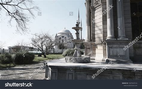 Dolmabahce Mosque Dolmabahce Palace Clock Tower Stock Photo 1937547214 ...