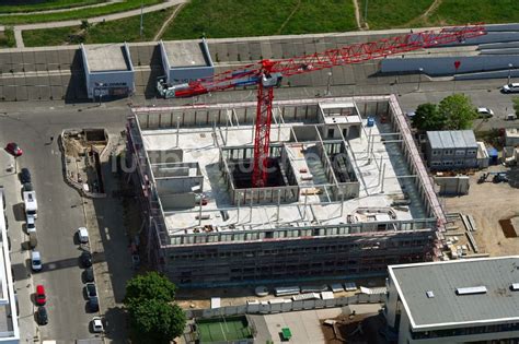 Berlin von oben Baustelle zum Neubau des Schulgebäudes 48