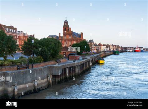 Great Yarmouth Quay And Town Hall Stock Photo Alamy