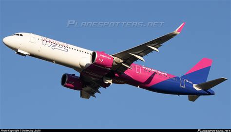 HA LZX Wizz Air Airbus A321 271NX Photo by Striteczky László ID