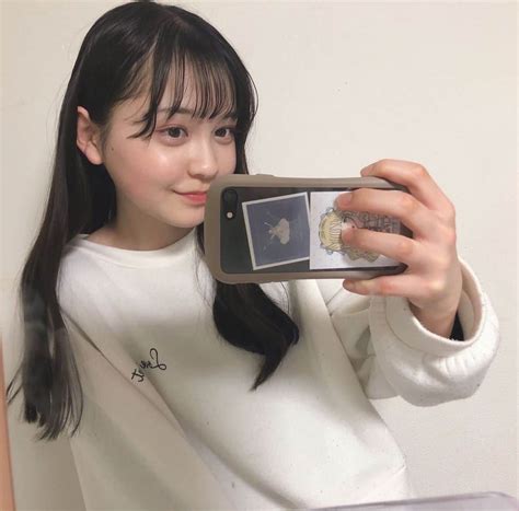 佐藤菜月海さんのインスタグラム写真 佐藤菜月海instagram「 オススメのリップたくさん教えてくれてありがとうございました ︎