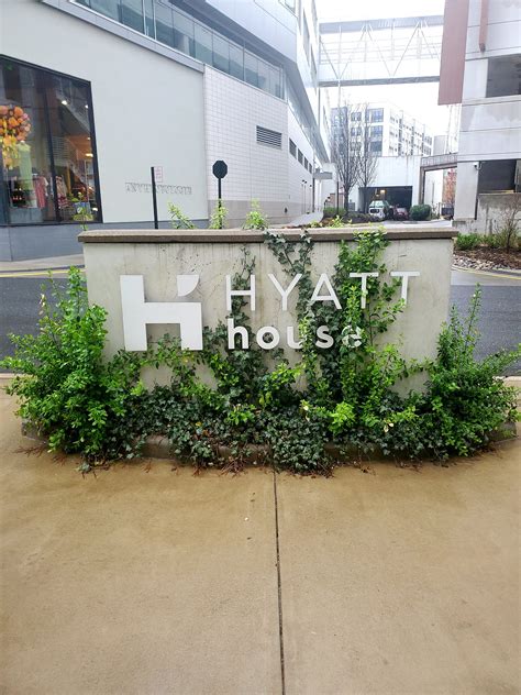 Spring Family Travel Guide | STAY, EAT, SHOP & PLAY in Fairfax, VA