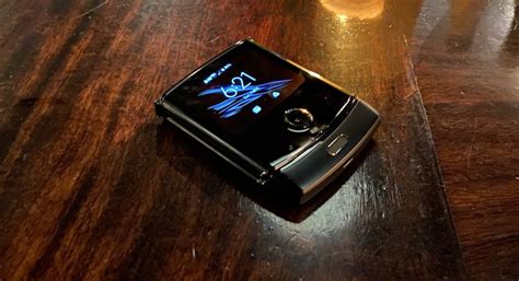 48 Hours With The Motorola Razr Our First Two Days With The New Foldable Phone Techradar