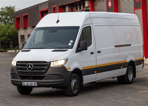 load lugging mercedes benz sprinter upgraded   model  citizen
