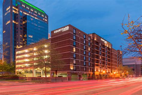 Courtyard by Marriott Downtown- First Class Louisville, KY Hotels- GDS ...