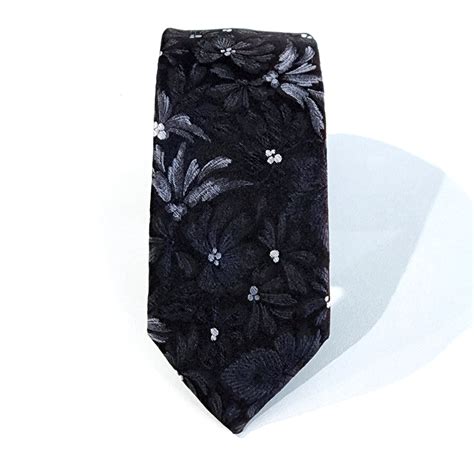 Corbata De Seda Italiana Negra Estampa Flor Grises Camisas Corbatas