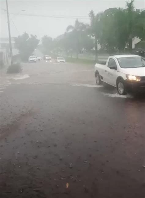 Chuva Forte Provoca Pontos De Alagamento Em Cianorte Tribuna De Cianorte