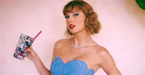 Taylor Swift Creates History As She Becomes Apple Musics Artist Of The