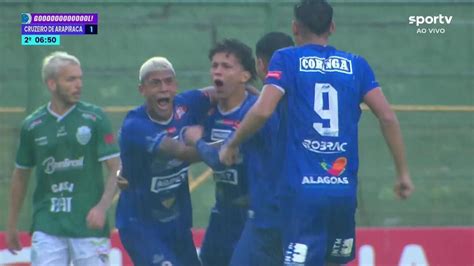 Vídeo Aos 6 min do 2º tempo Gol do Cruzeiro AL Mateus Gomes arrisca