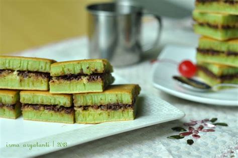 Resep Martabak Manis Pandan Coklat Keju Teflon Thegorbalsla