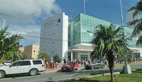 Largas filas para realizar trámites en el SAT de Cancún