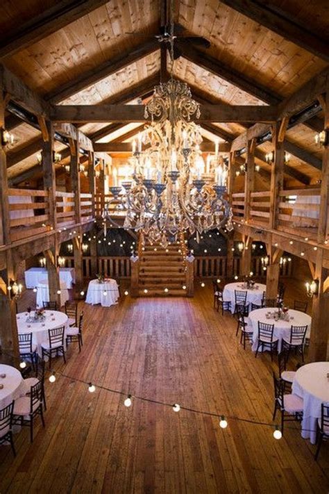 Rustic Barn Wedding Decoration Ideas