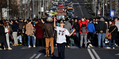 Protestations Lectorales Belgrade Moscou D Nonce Une