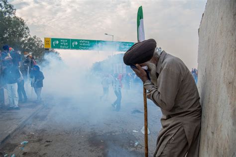 Tear Gas And Rubber Bullets As Indian Farmers March On Delhi Protests News Al Jazeera