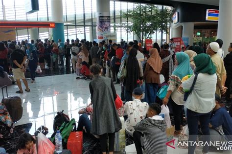 Pemudik Padati Dermaga Eksekutif Pelabuhan Merak Antara News