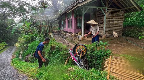 Hujan Deras Mengguyur Kampung Di Garut Selatan Ko Bisa Sampai Masuk