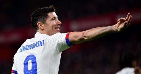 Lewandowski pod ostrzałem krytyków Zniknął Gol nie pomógł Polakowi