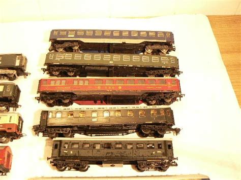 HO Scale Passenger Cars I Find Scale Model Scenery at http://www ...