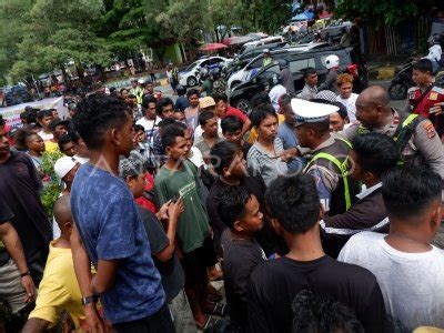 Aksi Sopir Angkot Di Jayapura Antara Foto