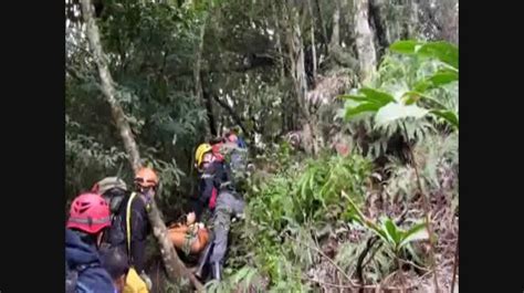 神仙縱谷山難死者遺體 26人上山運送他回家 時事 聯合影音