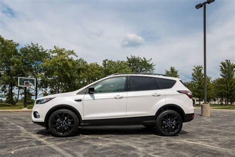 2017 Ford Escape Review: Photo Gallery | Cars.com