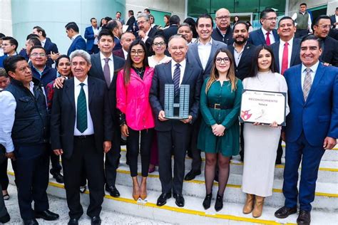 Raymundo MartÍnez Recibe Primer Lugar Del Reconocimiento Al “esfuerzo Hacendario Municipial” 2