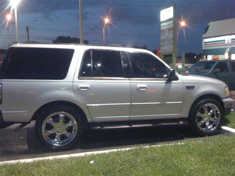 2000 Ford Expedition VINs, Configurations, MSRP & Specs - AutoDetective