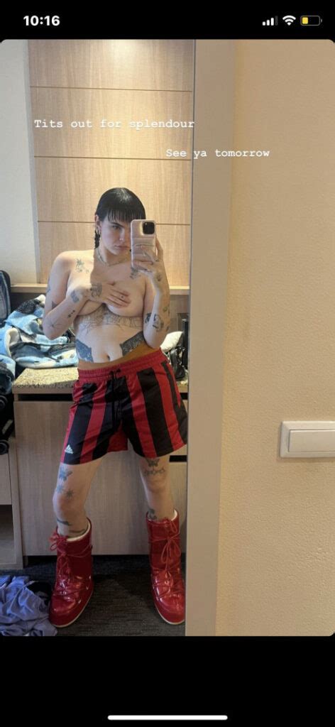 Celeb Benee Nude Photo