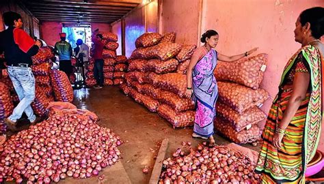 NCCF And NAFED Sell Onions From Buffer On E NAM Turnover Rises To Rs