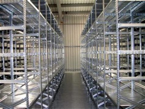 Modular Metal Shelving Allows Boltless Assembly