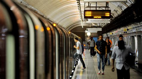 Disruption At One Of The Tubes Busiest Stations For Most Of 2015 London Itv News