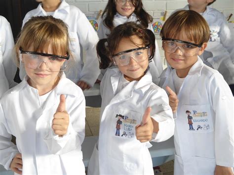 PEQUENOS CIENTISTAS GRANDES IDEIAS Colégio São José