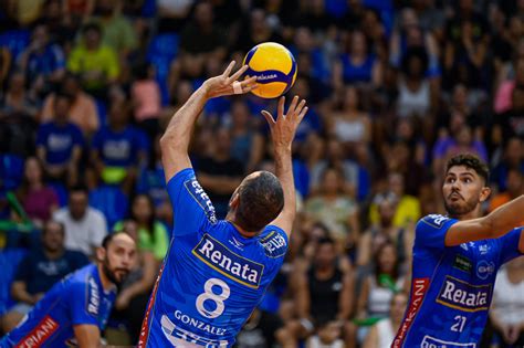 V Lei Renata Visita Sada Cruzeiro Na Abertura Dos Playoffs Da Superliga