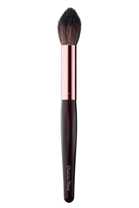 9 Best Highlighter Brushes and Sponges of 2022