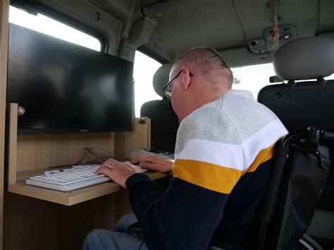 Dans Le Loiret Un Bus Adapt Pour Faciliter L Acc S Au Num Rique Des