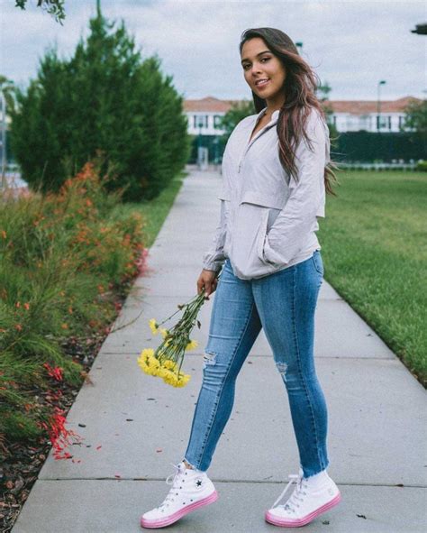 50 Natalies Outlet Hot Pictures 12thBlog