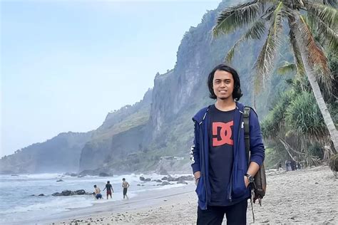 Menikmati Keindahan Pantai Menganti Di Kebumen Destinasi Liburan