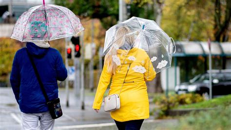 Wetter In Deutschland Sturm Und Regen Schicken Altweibersommer Baden