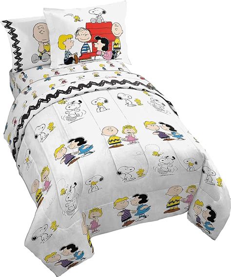 Amazon Jay Franco Peanuts Classic Pals 5 Piece Twin Bed Set