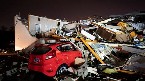 Tennessee tornado leaves at least 6 people dead after buildings torn to ...