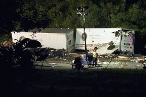 5 Killed When Rv Blows Tire Crashes Head On Into