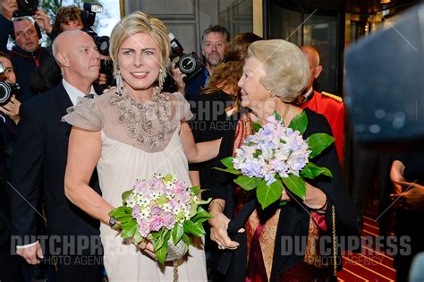 Prinses Beatrix Met Prinses Laurentien Dsc Dutch Press Photo